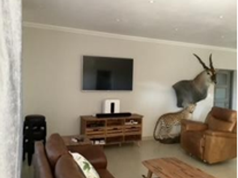 Beautiful House For Sale - Outjo - Photo 2