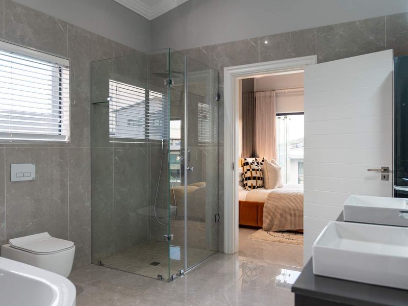 Curated Luxury for the Exceptionally Refined - Photo 9