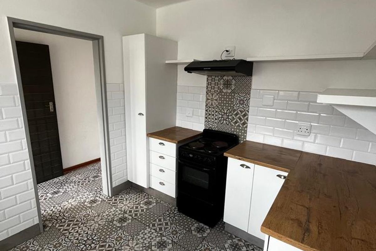 Immaculate 2-bedroom in the Heart of Humewood - Photo 5