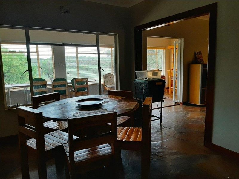 Riverfront 4-Bedroom Double Storey Home with Apartment in Barkly West - Photo 10