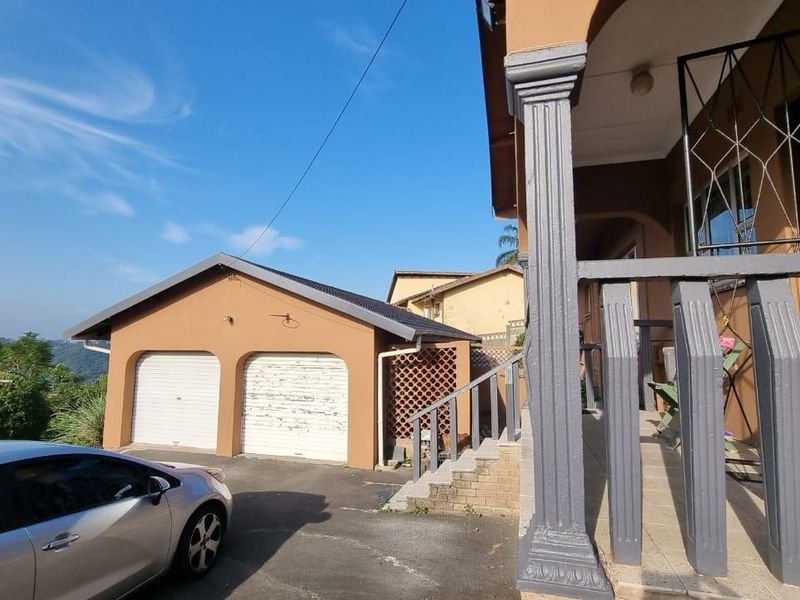 4 Bedroom House for sale Shallcross - Photo 2