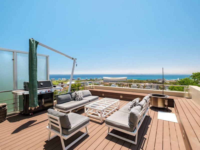 Panoramic Ocean Views in Pet Friendly Apartment! - Photo 2