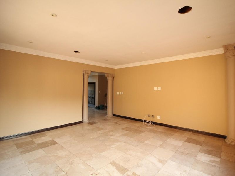 Elegant 4-Bedroom Tuscan Masterpiece For Sale in Blue Valley Golf Estate - Photo 6