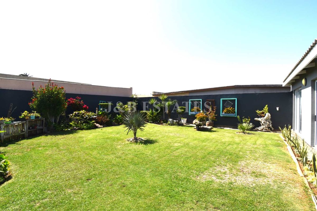 PRIME LOCATION WITH STUNNING LAGOON AND SEAVIEWS - Photo 3
