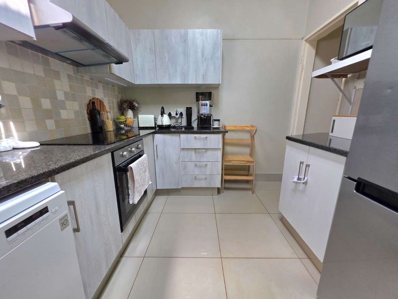 Charming 3 Bedroom Townhouse for Sale in Waterfall – Pet-Friendly with Patio & Garden - Photo 7