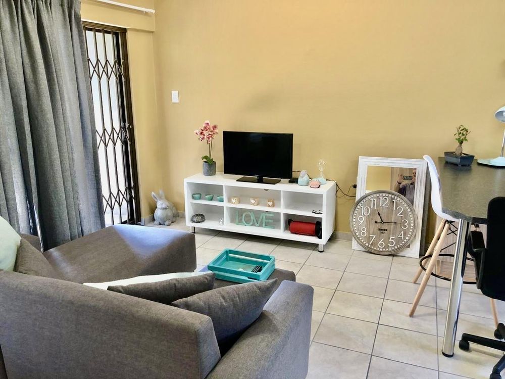 Garden flat 1 - lounge area