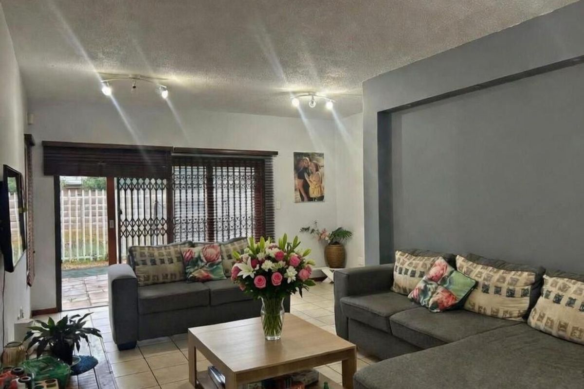 Avis- For Sale- N$1 750 000 - Photo 2