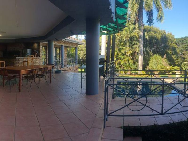 Great investment, smallholding for sale 5-bedroom house, 1 bedroom flat, and stables with endless opportunity. - Photo 2