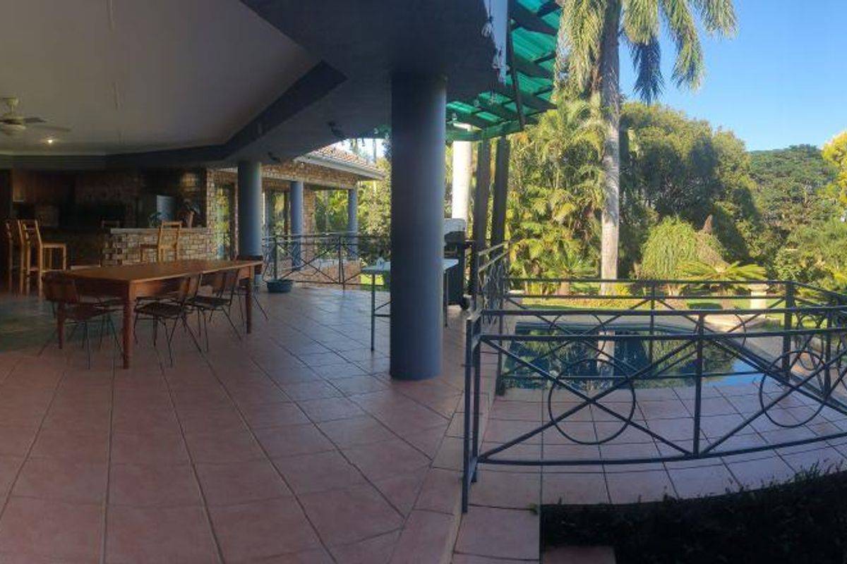 Great investment, smallholding for sale 5-bedroom house, 1 bedroom flat, and stables with endless opportunity. - Photo 2