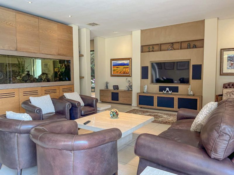 The epitome of grandeur is expressed in this opulent Hawaan Forest Estate mansion! - Photo 9