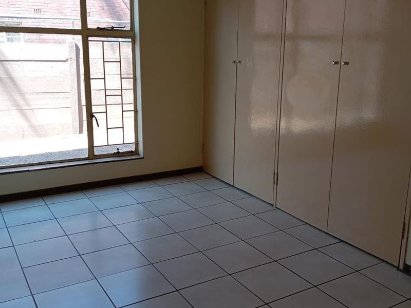 1 BEDROOM FLAT TO RENT IN PRETORIA WEST - Photo 2