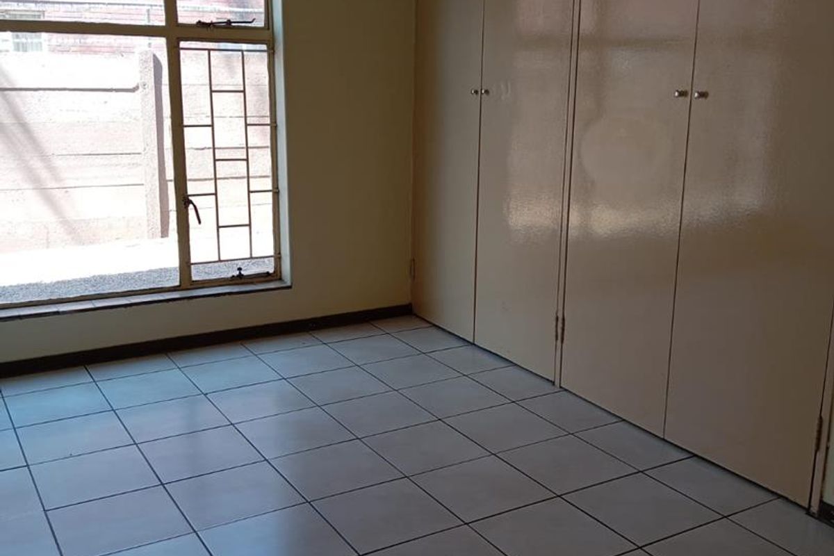 1 BEDROOM FLAT TO RENT IN PRETORIA WEST - Photo 2