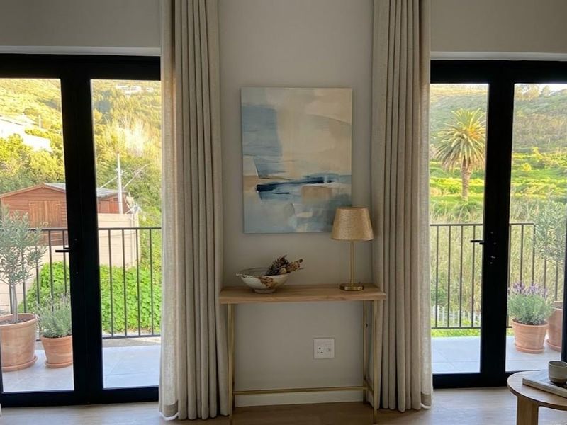 Secure 2 Bedroom Apartment – Simons Town - Photo 9