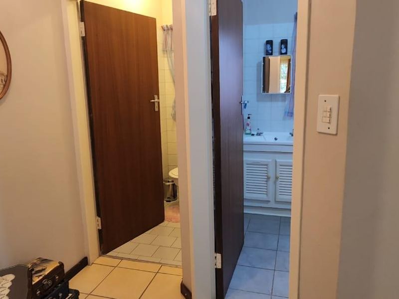 Neat as a pin...just move in and stay! - Photo 8