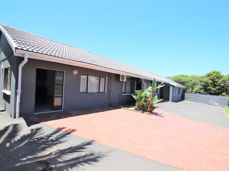 Investment Beachfront Apartments on 2024m2 plot with Sea Views - Photo 9