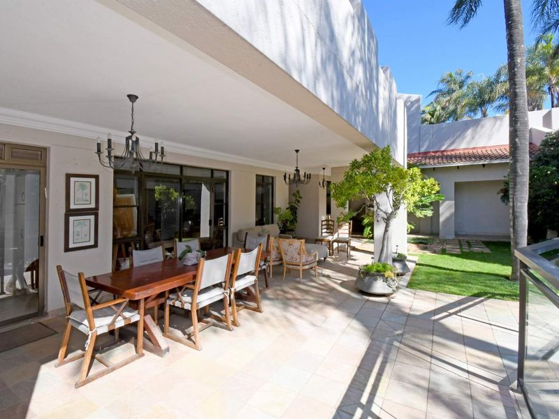 Spacious family home in ultra secure complex with full back up water and power - Photo 5