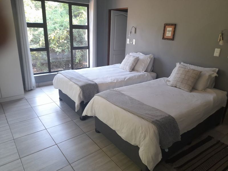 Elegant bushveld living in kampersrus - Photo 3