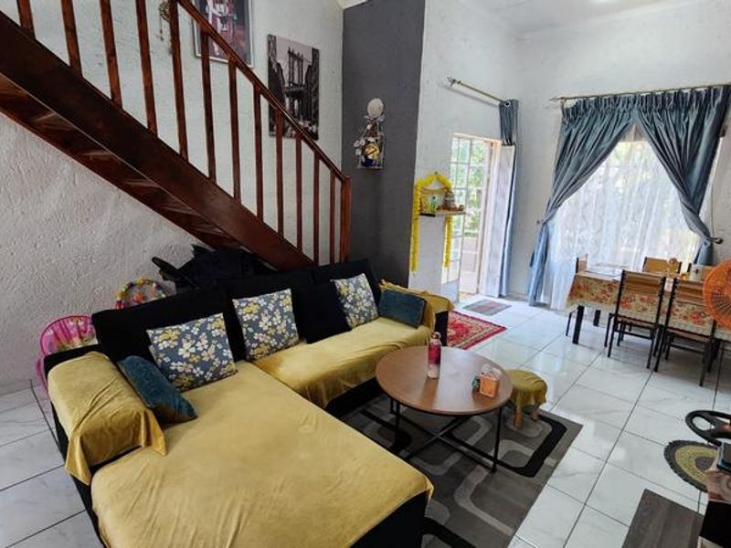 2 Bedroom Townhouse For Sale in Bassonia, Johannesburg - Photo 6