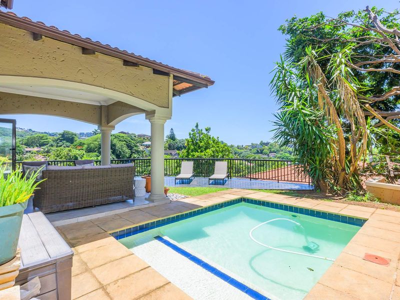 Beautiful Modernized 3-Bedroom Townhouse in Prime La Lucia!! - Photo 5