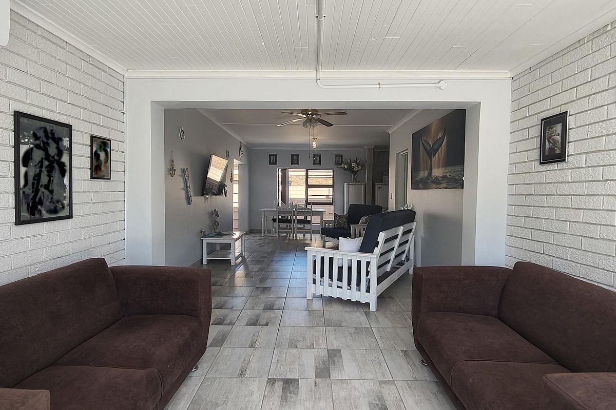 Quaint Town House in Hartenzicht Security Complex - Photo 3