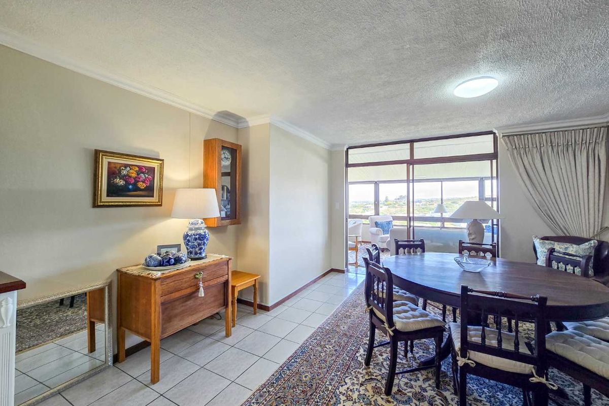 Breathtaking views - true gem. Modern apartment in Stilbaai-Wes. - Photo 2