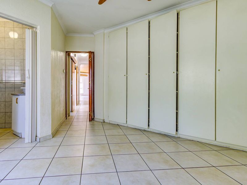 Townhouse for sale in prime Farrarmere location - Photo 9