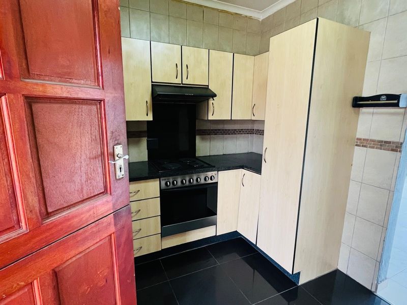 Peaceful 2 bedroom home - Photo 3