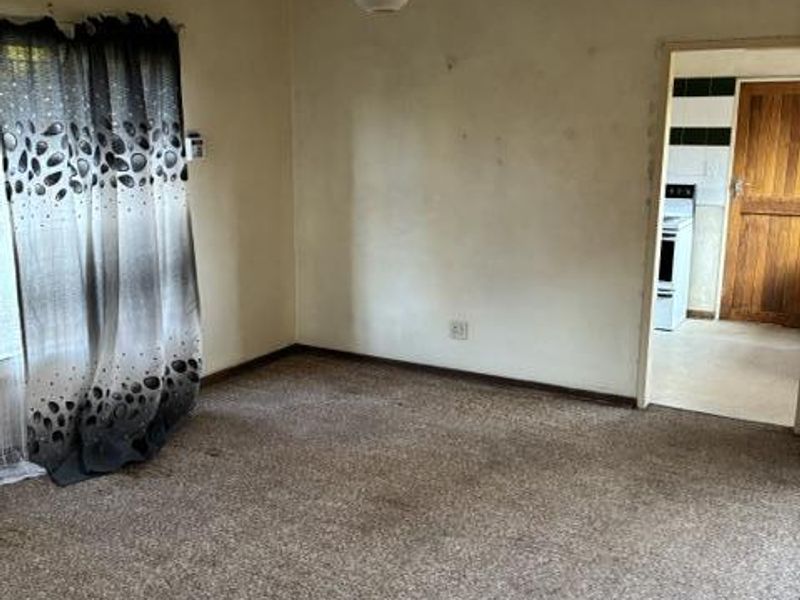 FAMILY HOME - Photo 7