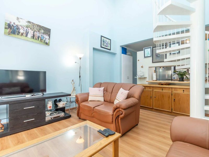 Dream Home Awaits - Photo 3