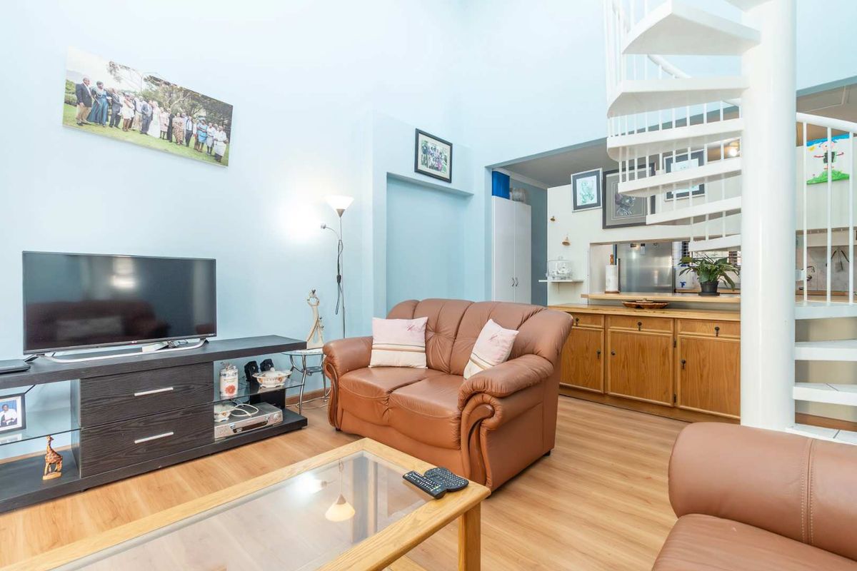 Dream Home Awaits - Photo 3