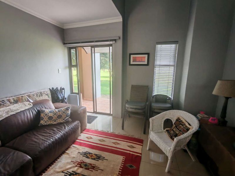 URGENT SALE!!! EXCLUSIVE MANDATE - STUNNING CORNER UNIT - OVERLOOKING THE GOLF ESTATE - Photo 7