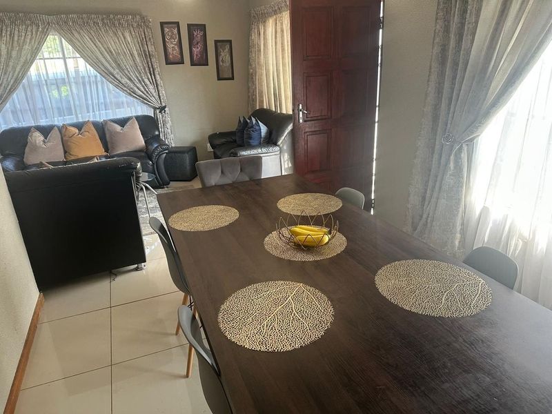 A Place to call Home-Beauty,Space and Comfort in Tlhabane West - Photo 5