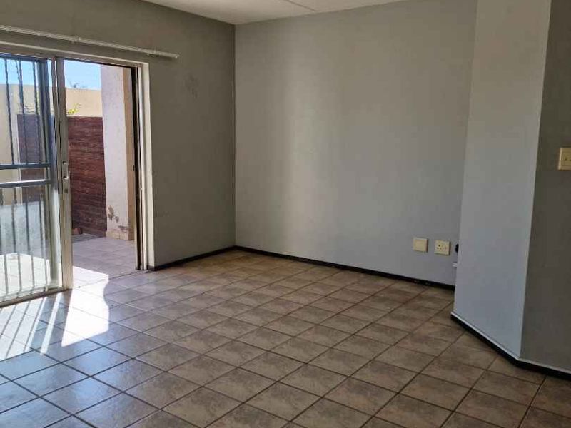 PERFECT PRICE, PERFECT LOCATION - Photo 4