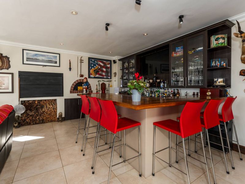 Estate living at its finest boasting stunning views and spacious living options for the extended family - Photo 7