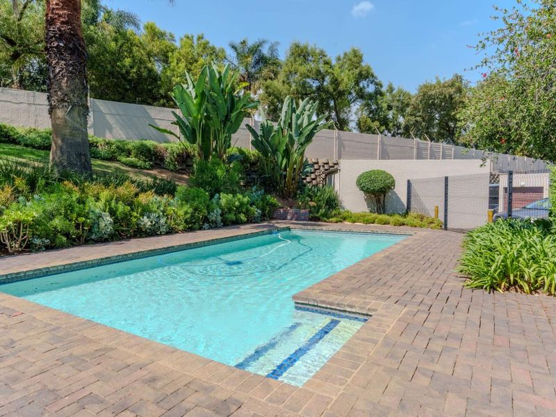 Modern, 3 Bedroom, 2.5 Bath, Staff Accomodation - Photo 3