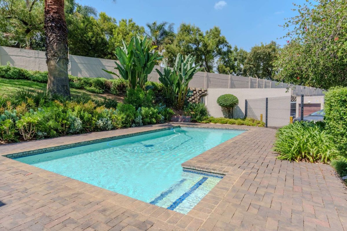 Modern, 3 Bedroom, 2.5 Bath, Staff Accomodation - Photo 3