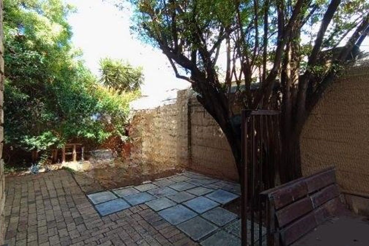 HEUWELSIG ESTATE - 3 BEDROOM - 2 BATH DOUBLE STOREY TOWNHOUSE - Photo 4
