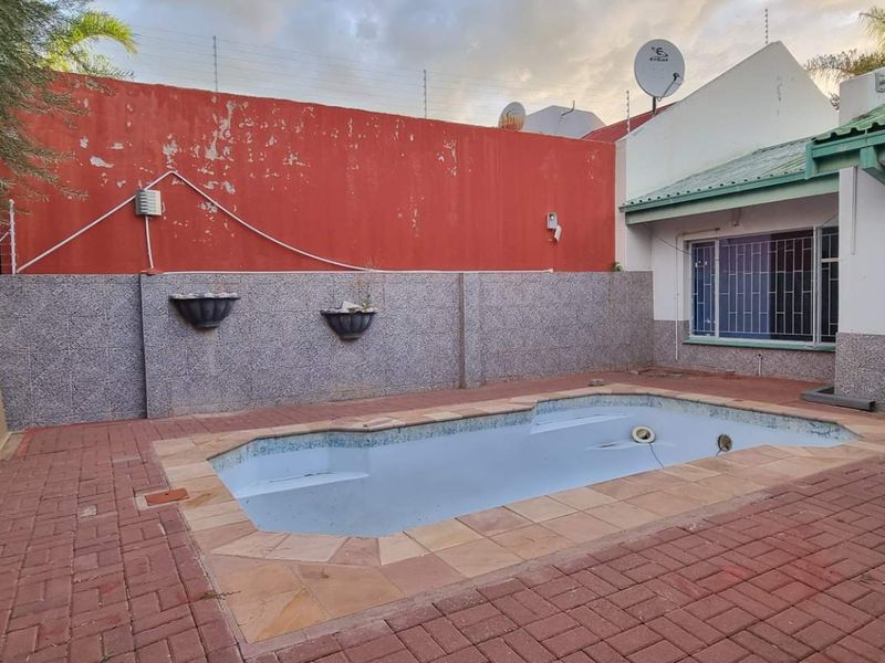 Hochland park 3 bedroom house - Photo 2