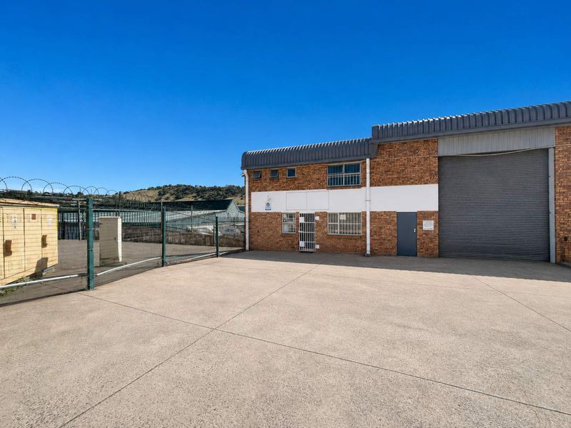 Versatile Warehouse / Industrial Unit to Let, Westmead - Photo 2