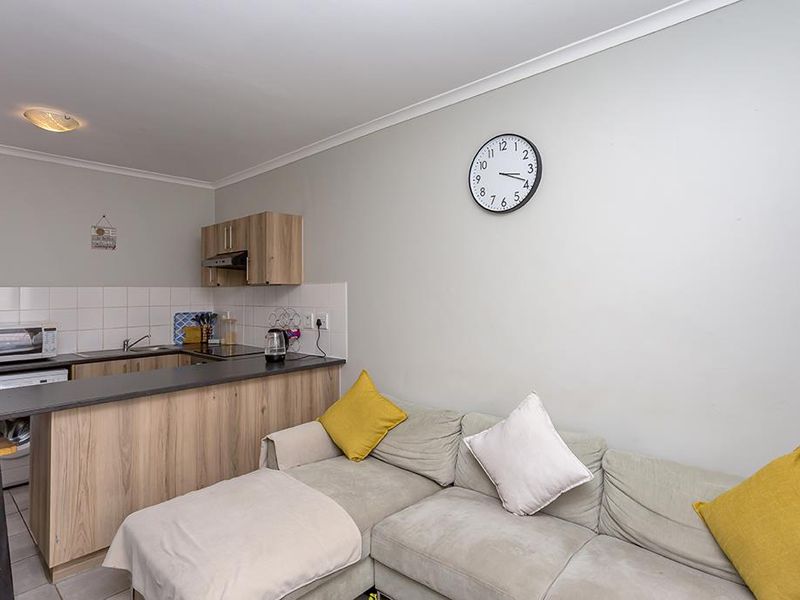Perfect starter home or Investment - Photo 5