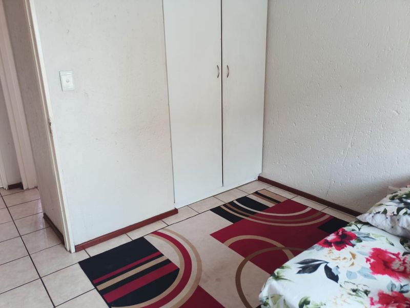 2 bedroom GROUND FLOOR UNIT, walking distance from Witdeep P/school & close to Eastrand Mall - Photo 6