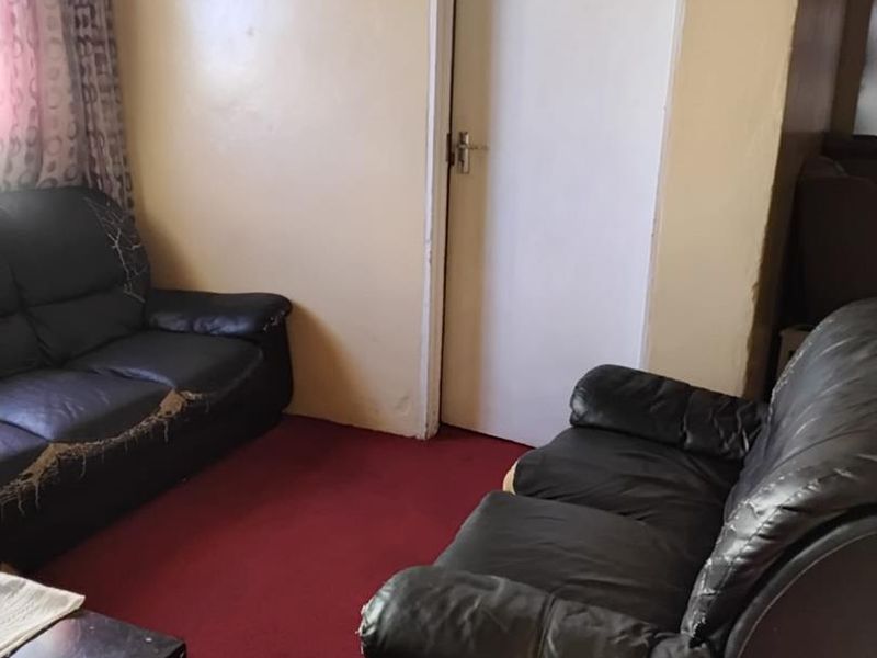 3-Bedroom Home for Sale in Kwanobuhle, Uitenhage - Photo 4