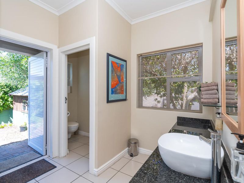 Live and Earn in Cape Town’s Coastal Luxury – Two 4-Star Guesthouses for Sale - Photo 7