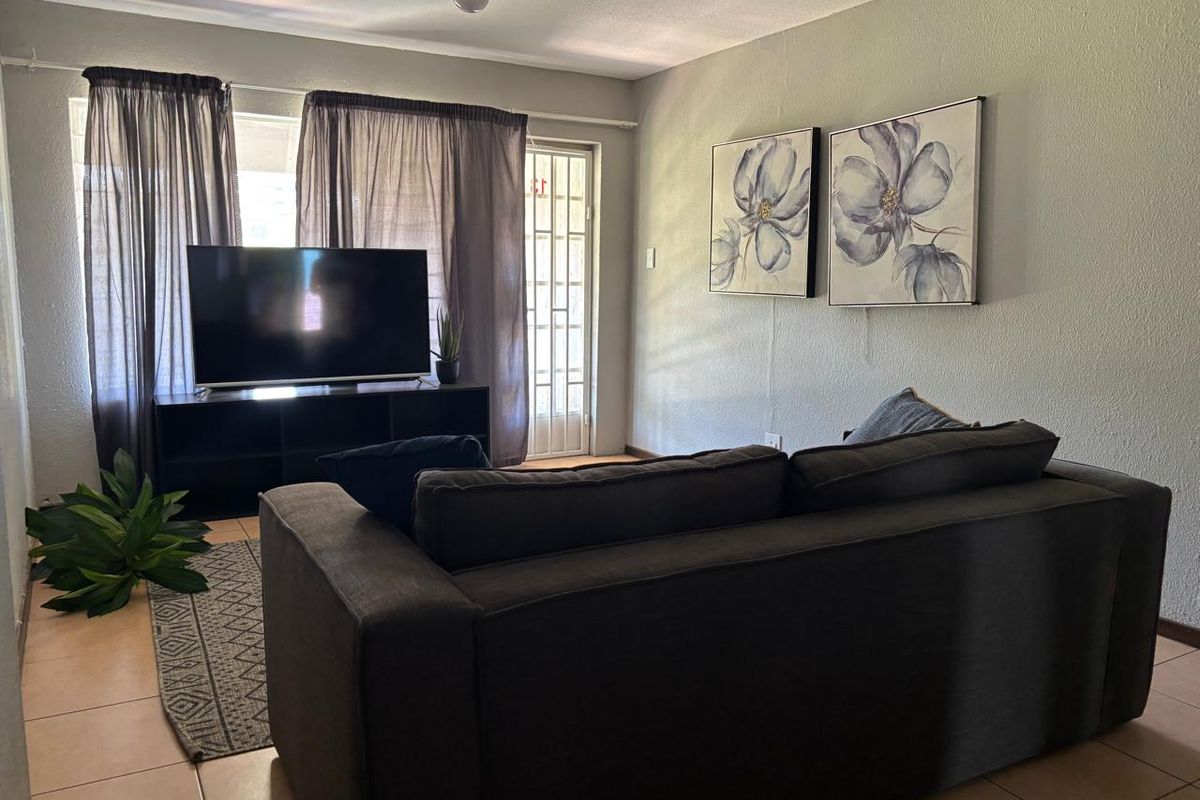 Spacious 3 bed 2 bath unit for sale in Primrose - Photo 3