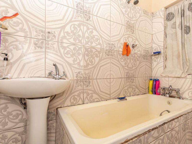 2 Bedroom House with Flatlet in Brooklyn -R1.25m - Photo 7