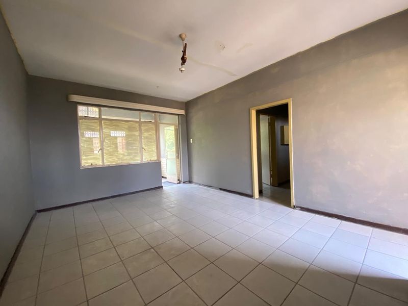 Spacious Apartment in Pretoria Central - Photo 4