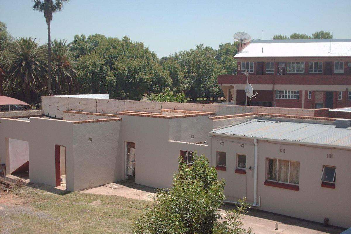 One Bedroom Flat, Three Rivers, Vereeniging - Photo 2