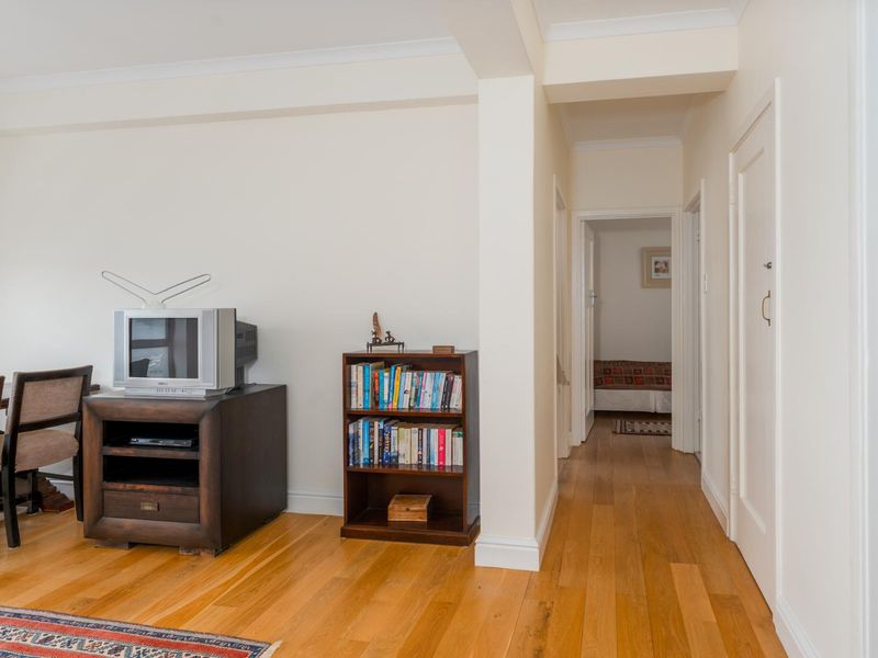 2 bedroom apartment with sea views - Photo 6