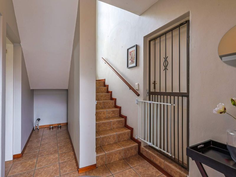 Exclusive 3BR Gem in Quiet Colby Enclave - Photo 6