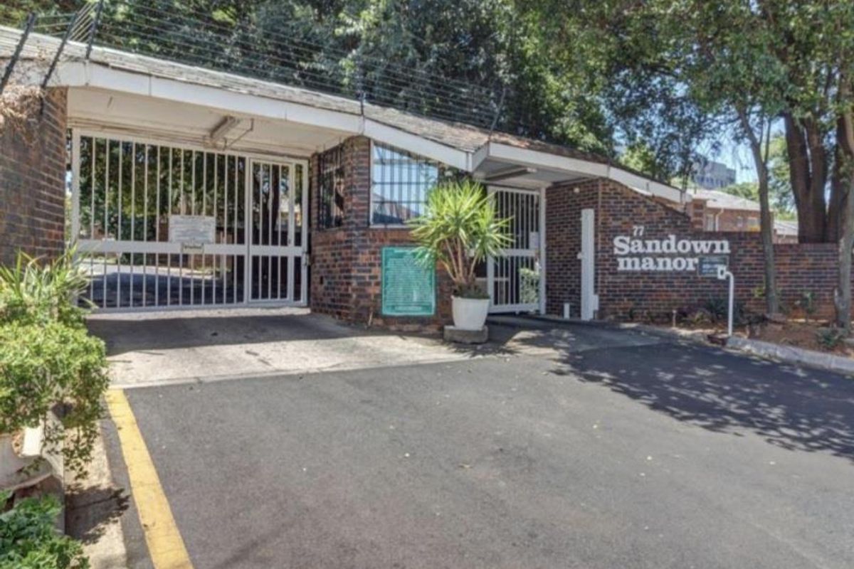 A LOVELY ONE BEDROOM APARTMENT - Photo 3